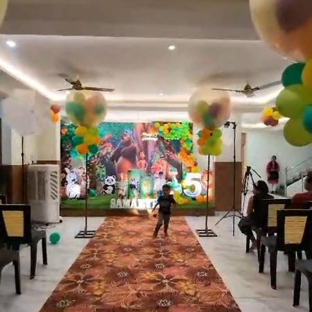 Mythri Residency Hotel Hubli Exterior photo