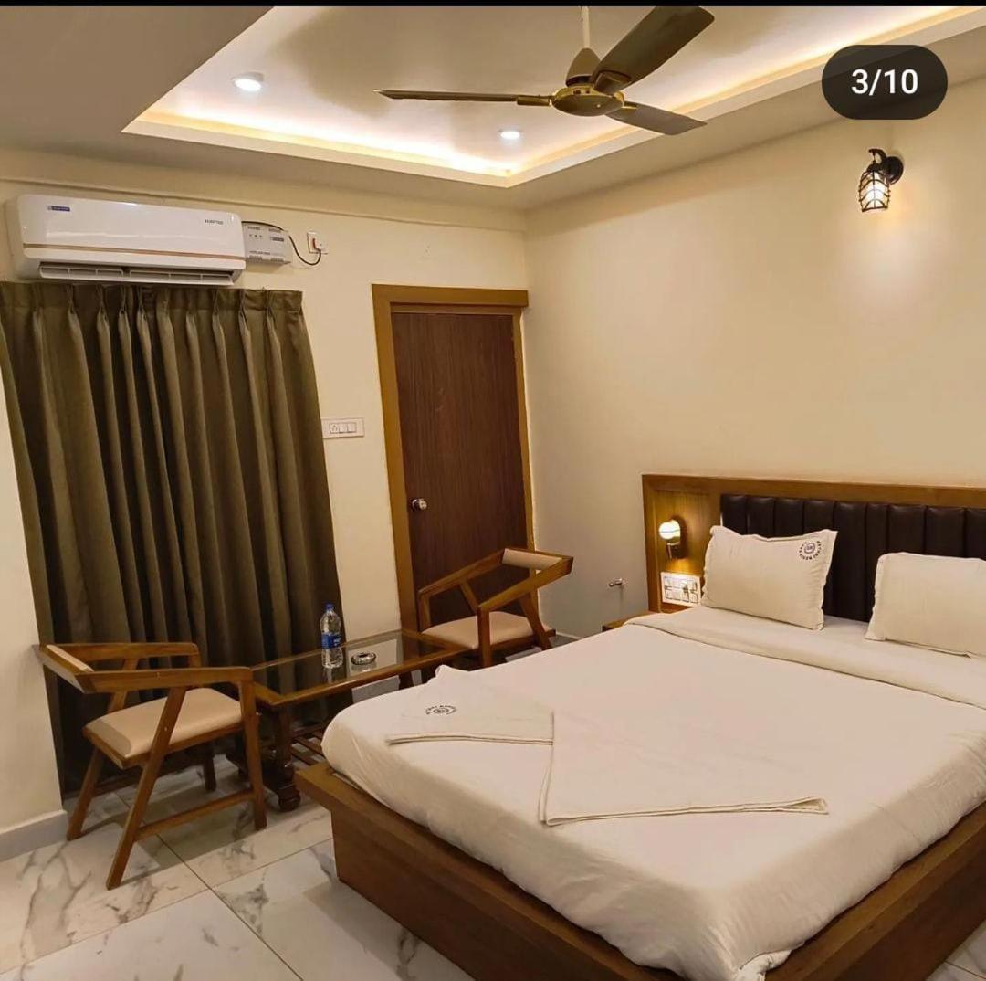 Mythri Residency Hotel Hubli Exterior photo